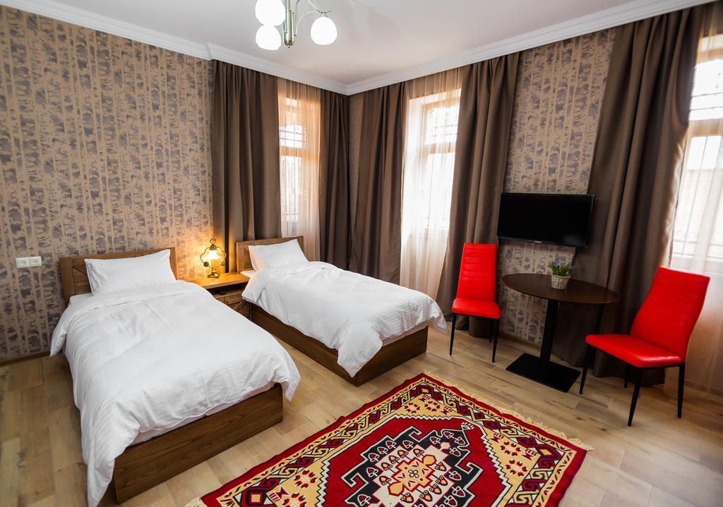 Metekhi'S Galavani Hotel Tbilisi Room photo