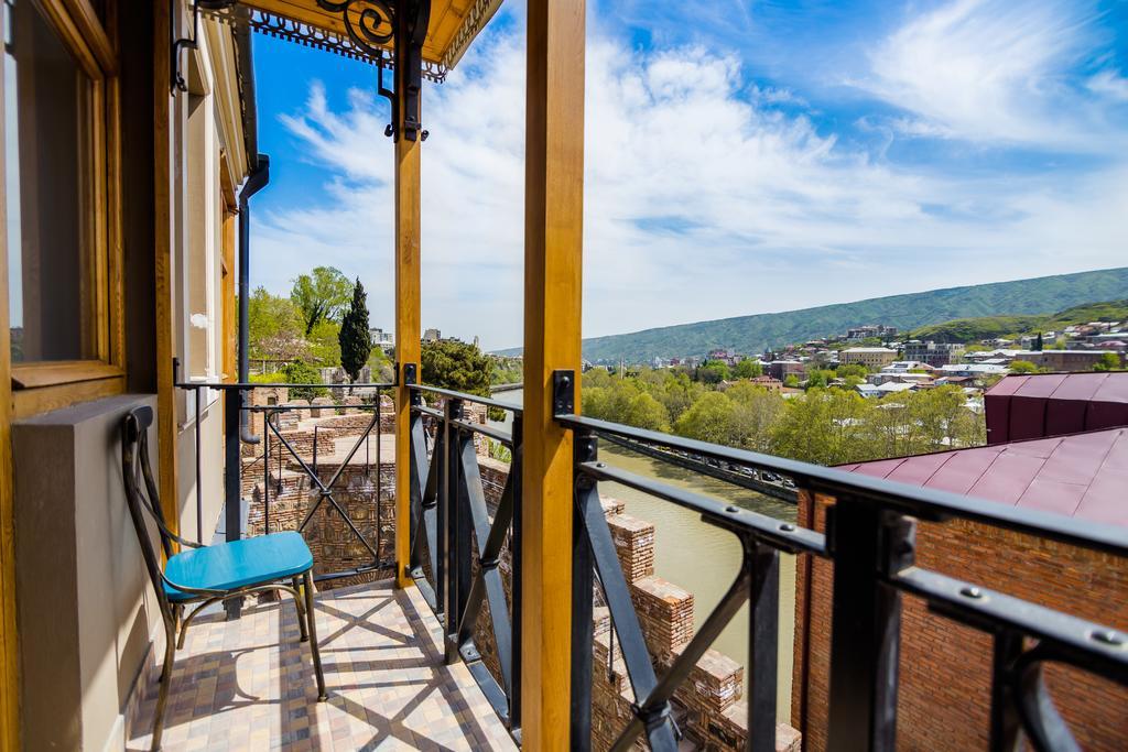 Metekhi'S Galavani Hotel Tbilisi Exterior photo