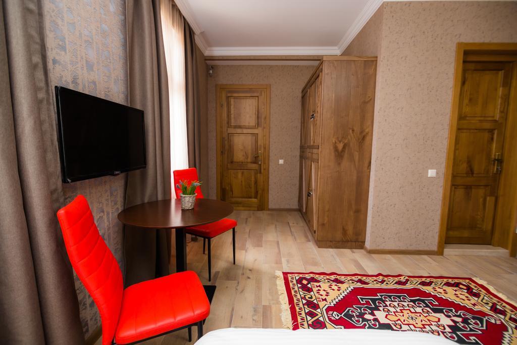 Metekhi'S Galavani Hotel Tbilisi Exterior photo
