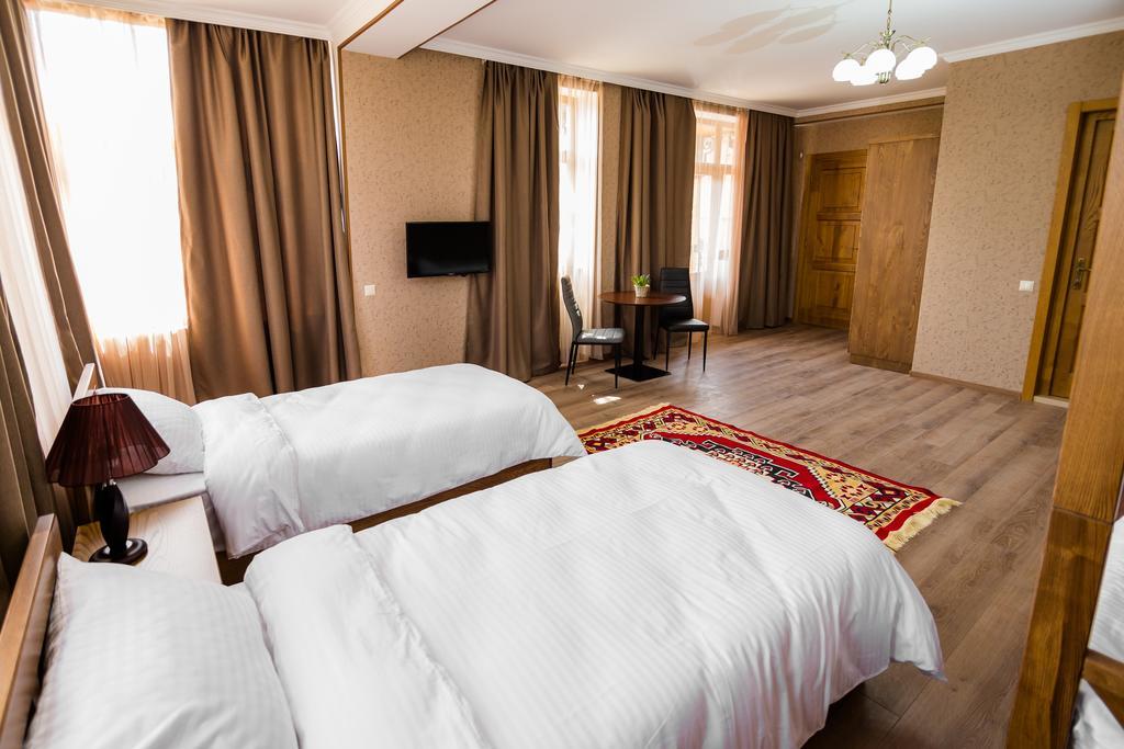 Metekhi'S Galavani Hotel Tbilisi Room photo